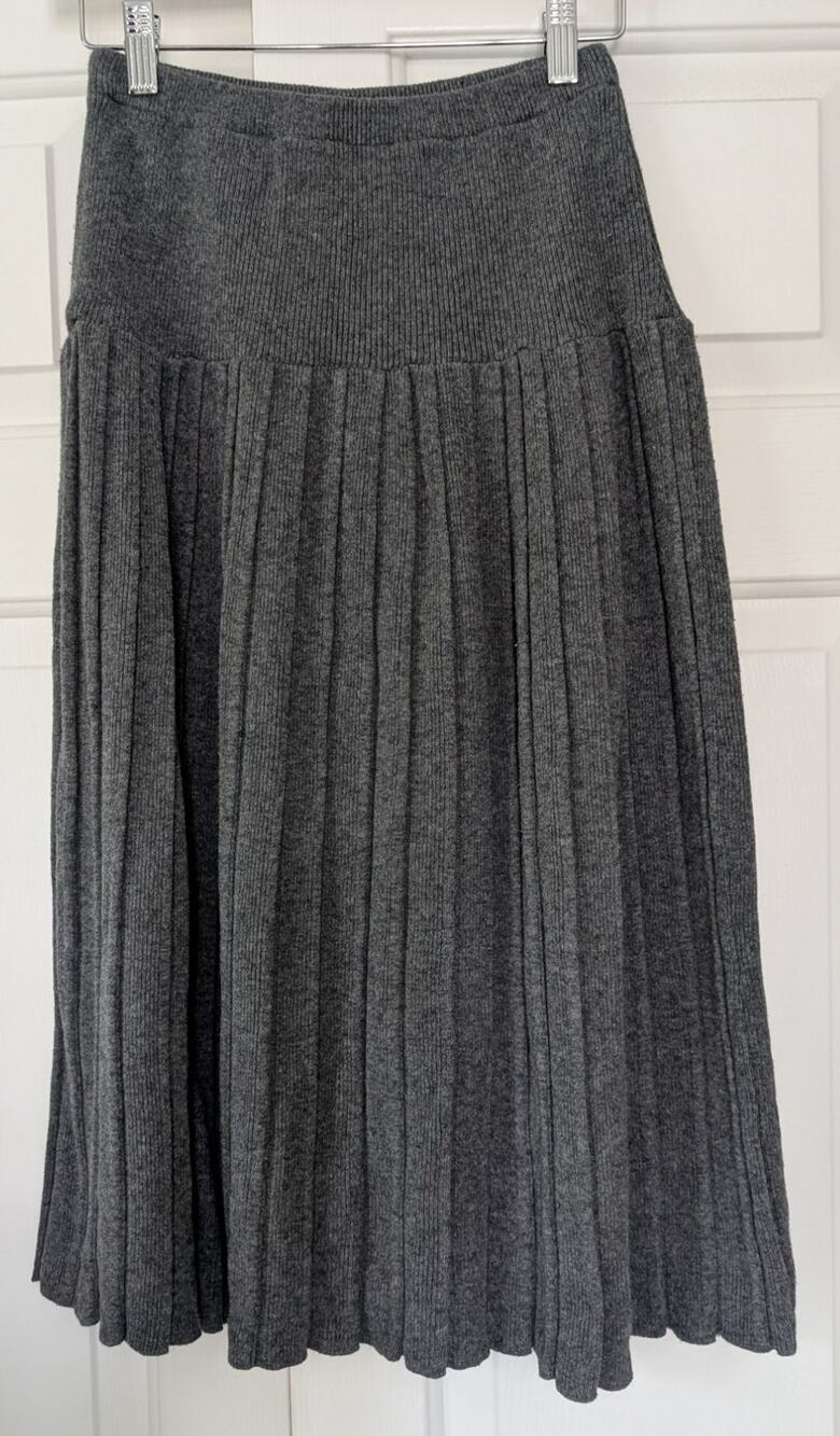 Vintage Lauren Knitwear Corp Grey Pleated Midi Skirt